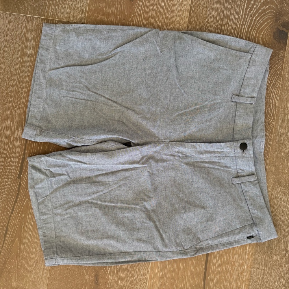 Lululemon Athletica Gray Commission 9” inseam Flat Front Shorts